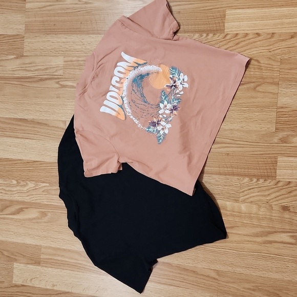 Two Volcom Pocket Dial T-shirt Women xs and small - Picture 7 of 9